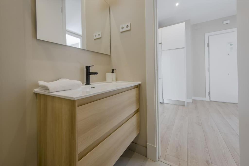 Familiar Piso De 3 Hab - Centro De Madrid/rastro Apartamento *